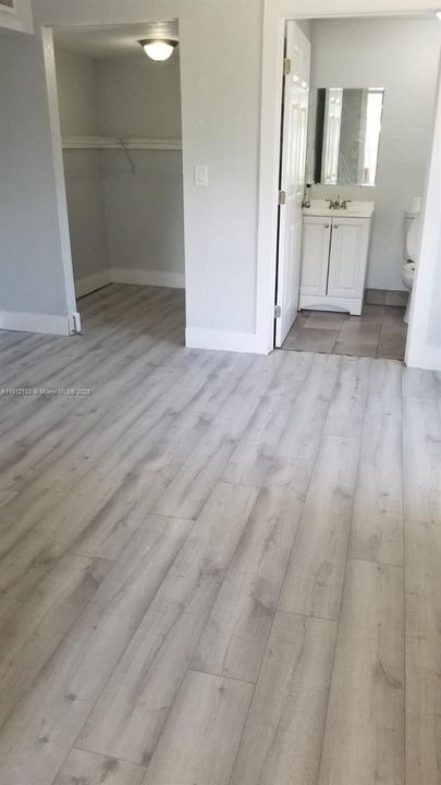 For Rent: $2,600 (3 beds, 2 baths, 937 Square Feet)