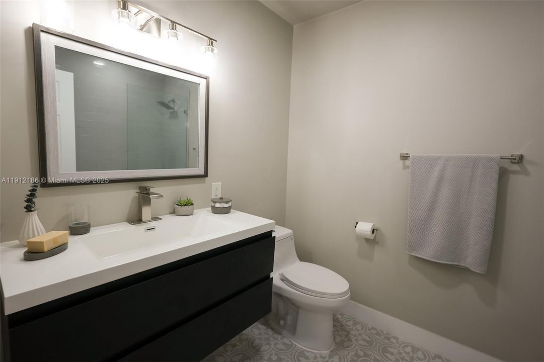 出租: $6,000 (4 贝兹, 3 浴室, 2589 平方英尺)