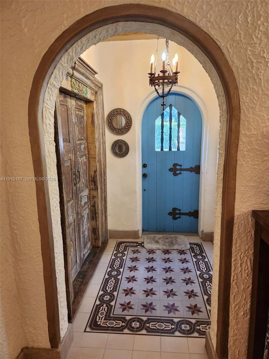 En Renta: $10,500 (6 camas, 5 baños, 3724 Pies cuadrados)