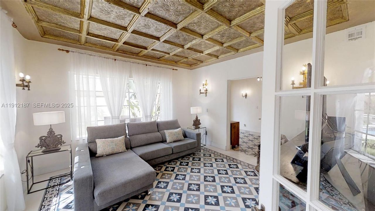 En Renta: $10,500 (6 camas, 5 baños, 3724 Pies cuadrados)