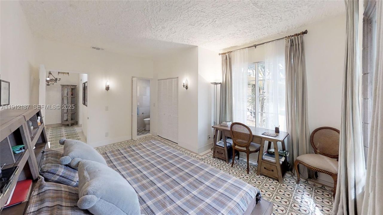 En Renta: $10,500 (6 camas, 5 baños, 3724 Pies cuadrados)