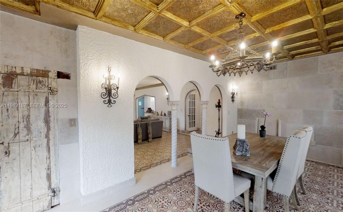 En Renta: $10,500 (6 camas, 5 baños, 3724 Pies cuadrados)