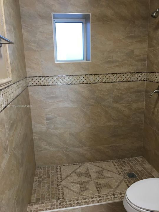 bathroom #1 inside cottage 1st floor