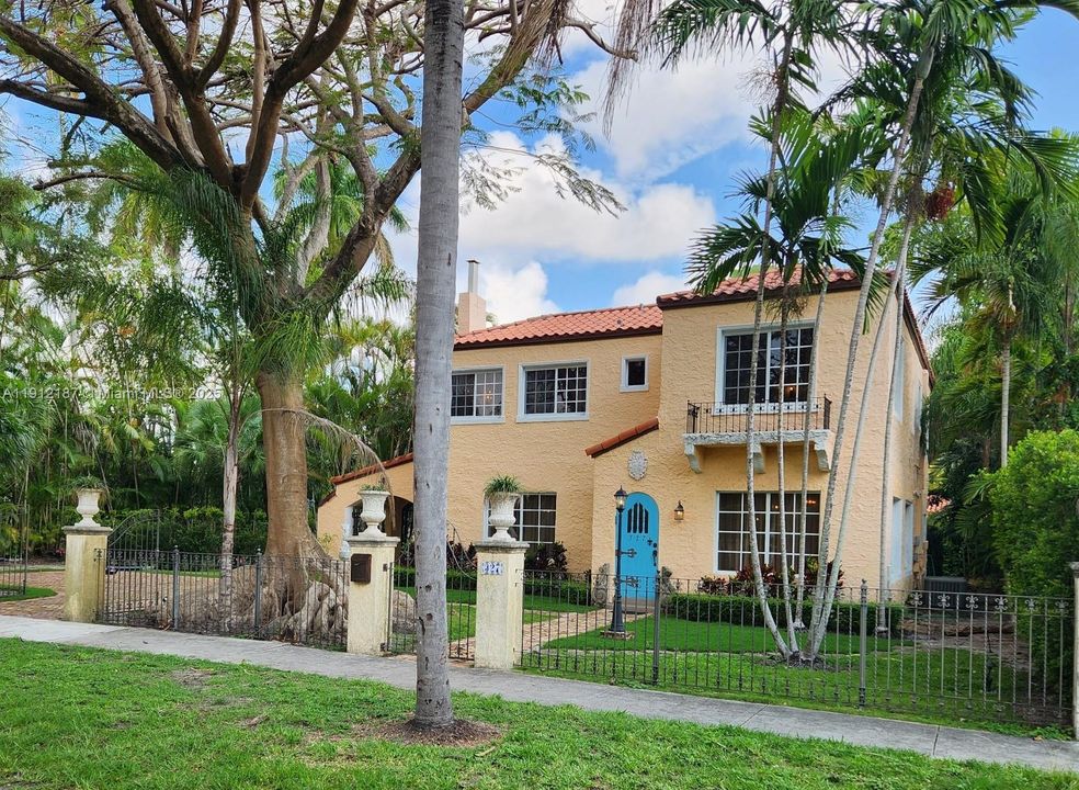 En Renta: $10,500 (6 camas, 5 baños, 3724 Pies cuadrados)