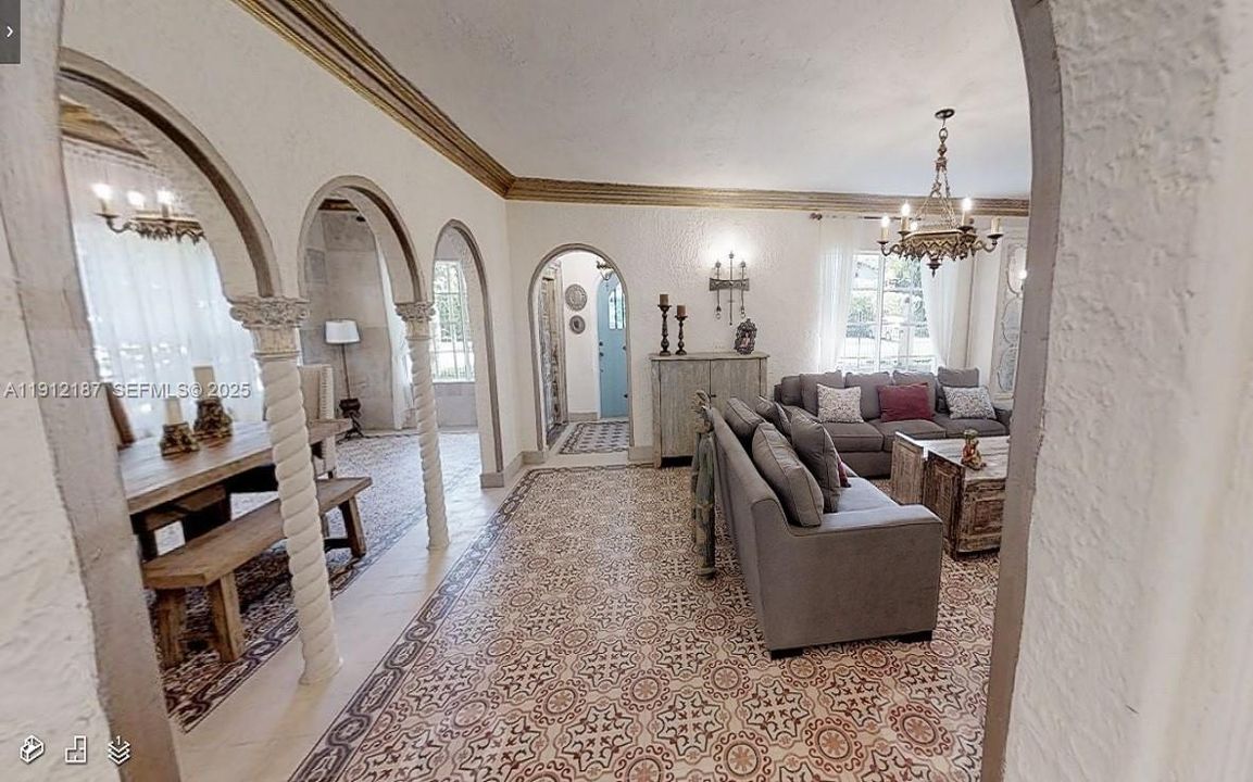 En Renta: $10,500 (6 camas, 5 baños, 3724 Pies cuadrados)