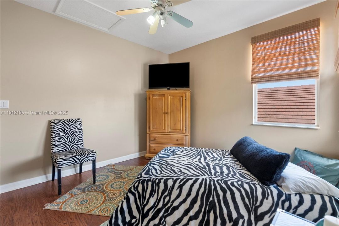 Под контрактом: $530,000 (3 спален, 2 ванн, 2174 Квадратных фут)