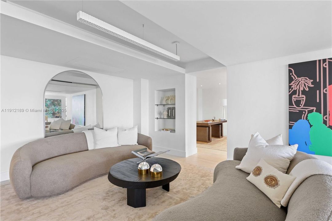 For Sale: $5,900,000 (5 beds, 6 baths, 5736 Square Feet)