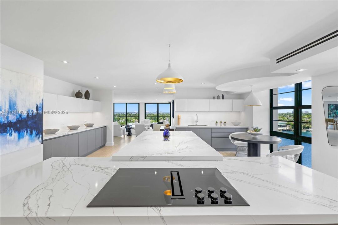 For Sale: $5,900,000 (5 beds, 6 baths, 5736 Square Feet)