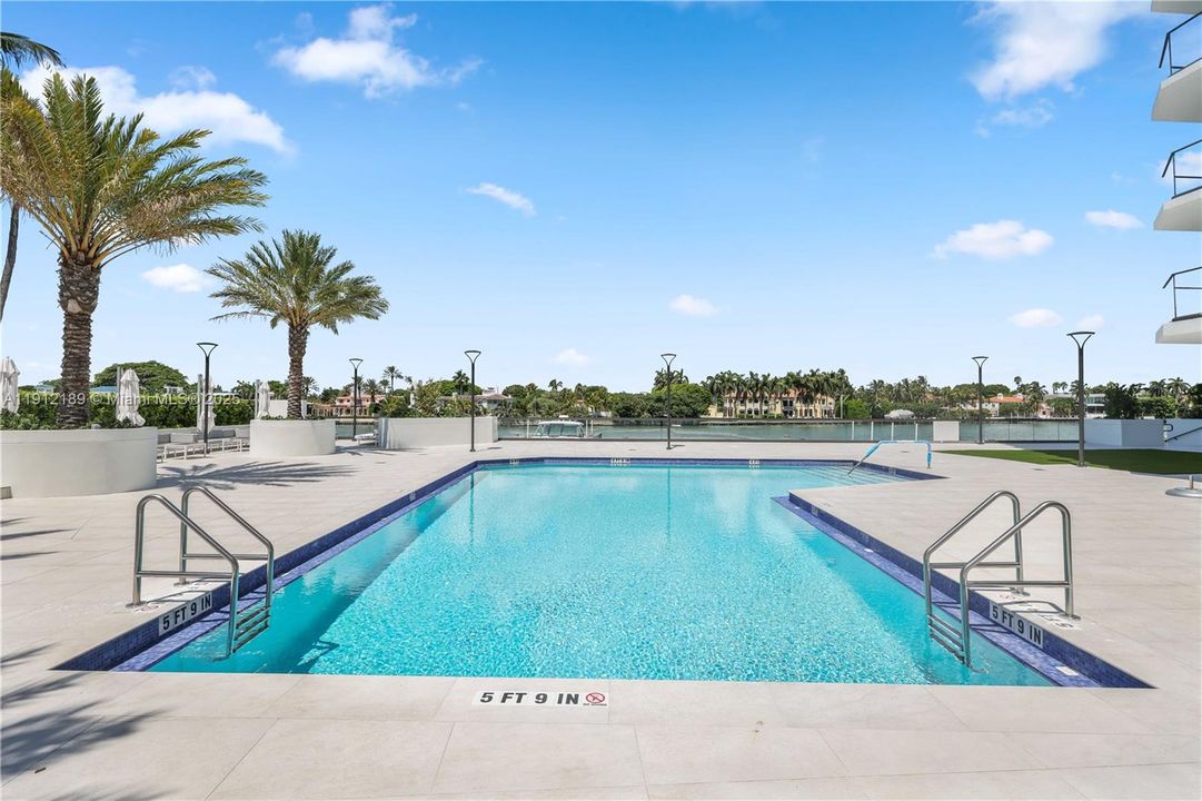 For Sale: $5,900,000 (5 beds, 6 baths, 5736 Square Feet)