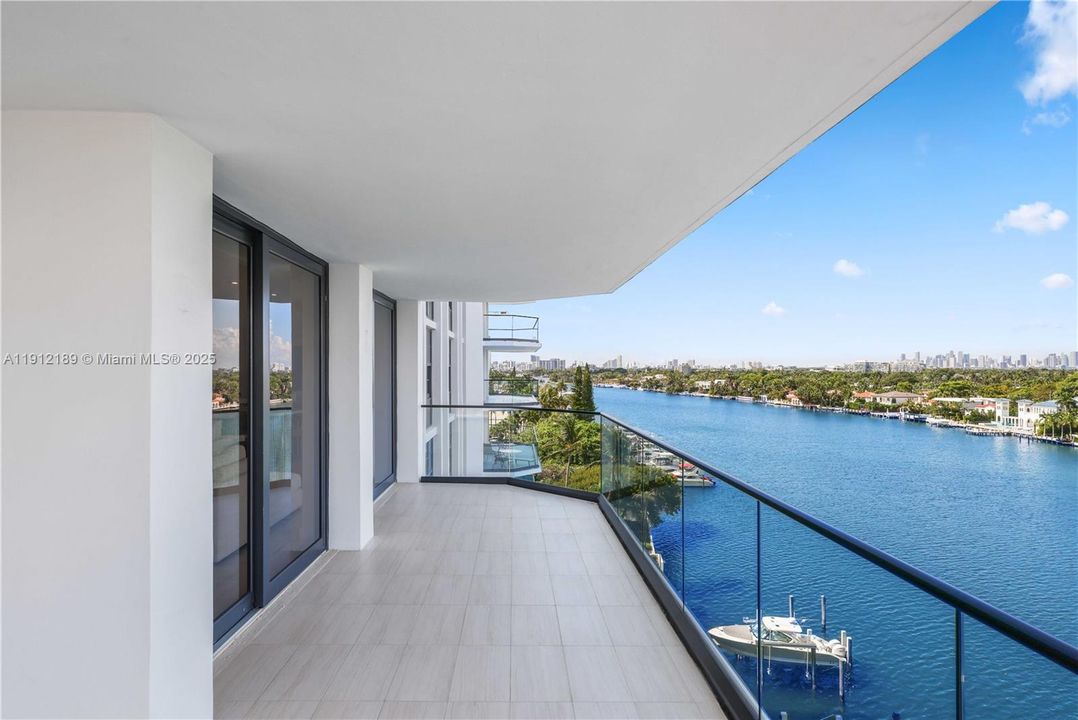 For Sale: $5,900,000 (5 beds, 6 baths, 5736 Square Feet)