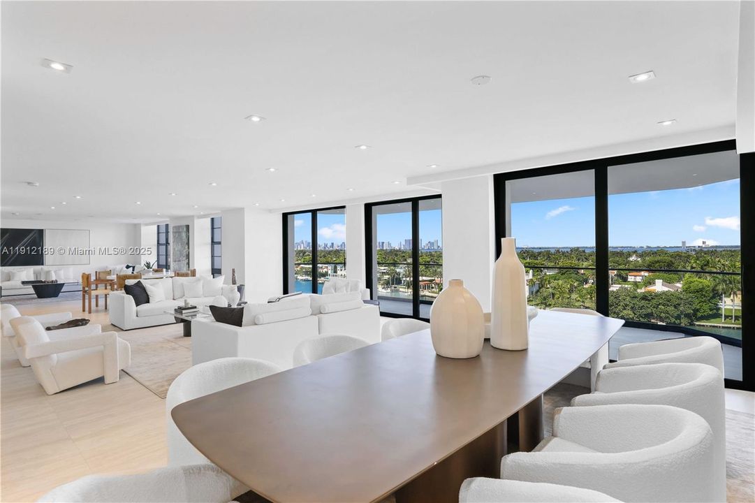 For Sale: $5,900,000 (5 beds, 6 baths, 5736 Square Feet)