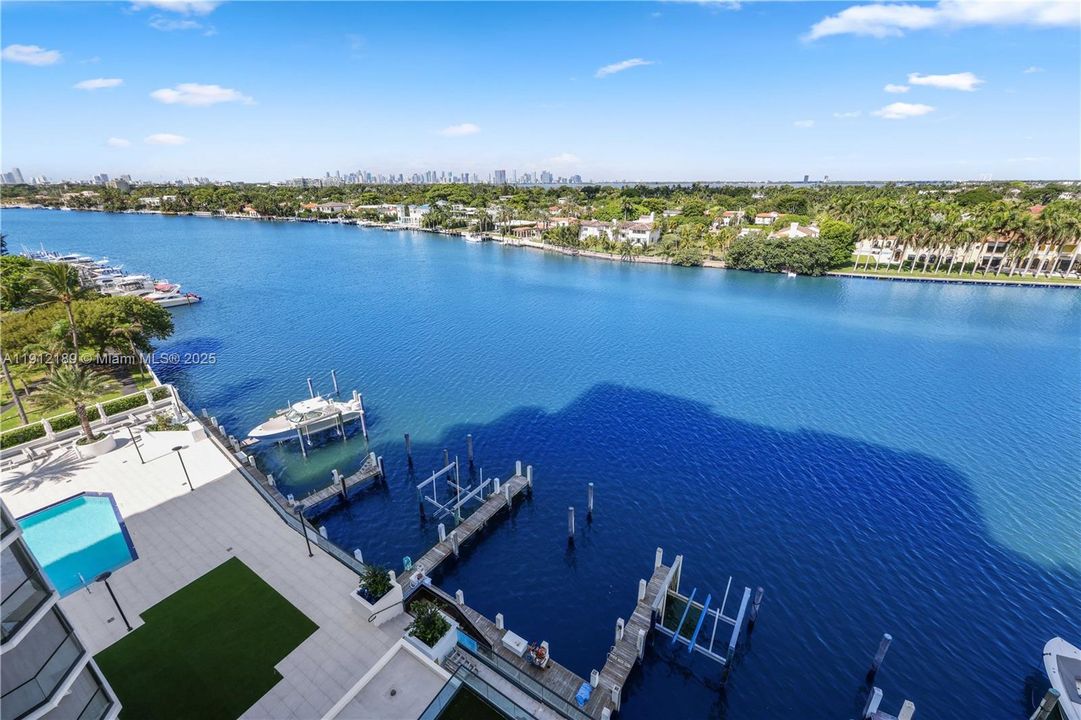 For Sale: $5,900,000 (5 beds, 6 baths, 5736 Square Feet)