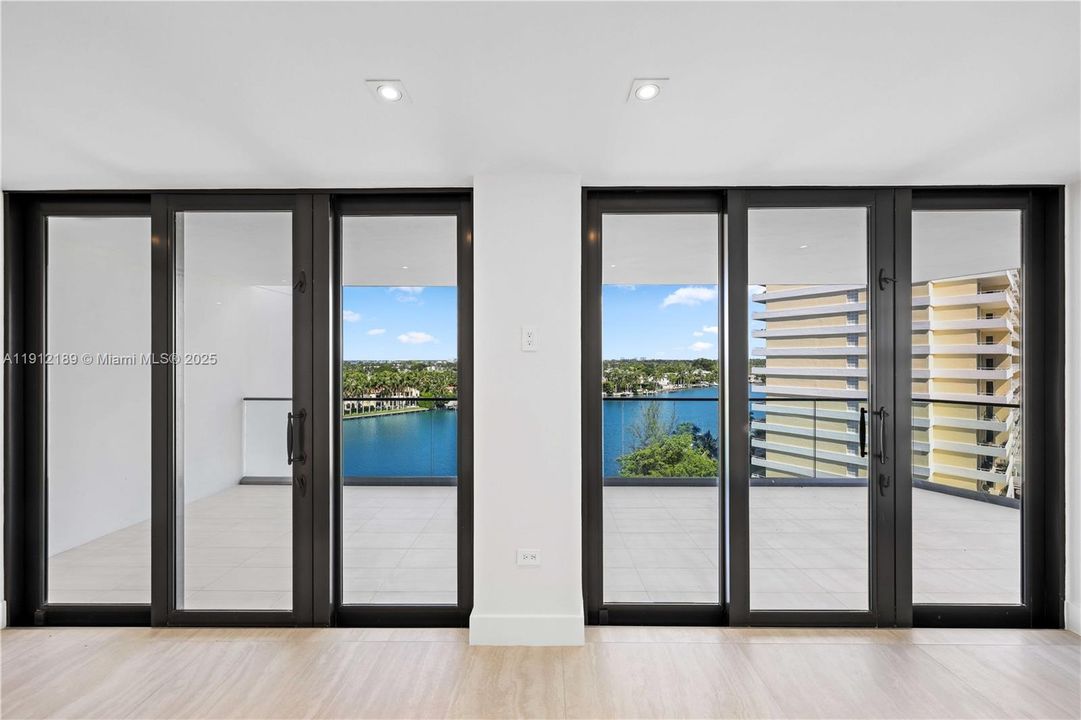 For Sale: $5,900,000 (5 beds, 6 baths, 5736 Square Feet)