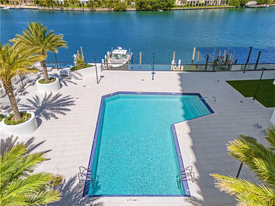 For Sale: $5,900,000 (5 beds, 6 baths, 5736 Square Feet)