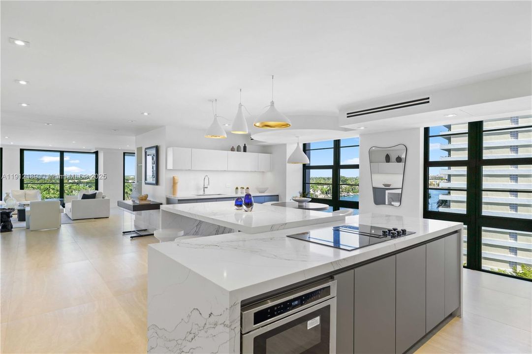 For Sale: $5,900,000 (5 beds, 6 baths, 5736 Square Feet)