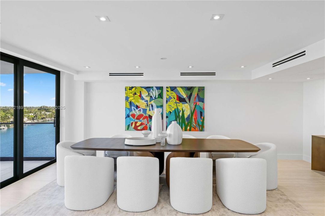 For Sale: $5,900,000 (5 beds, 6 baths, 5736 Square Feet)