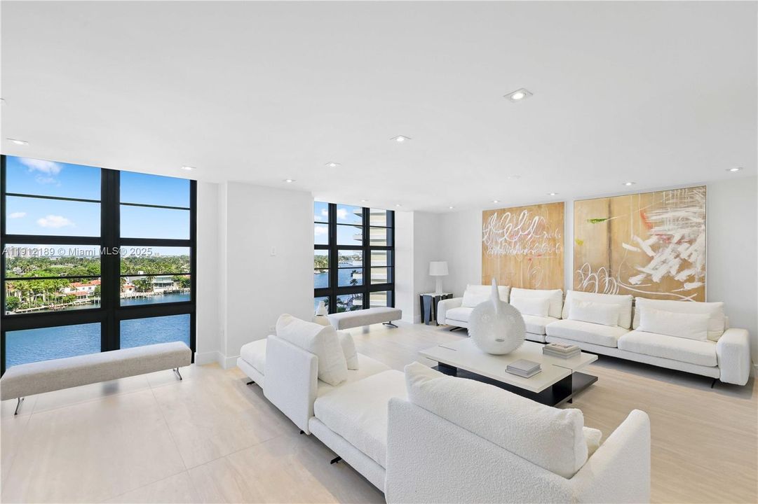 For Sale: $5,900,000 (5 beds, 6 baths, 5736 Square Feet)