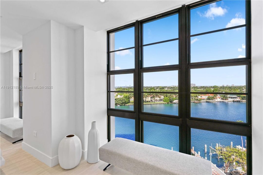 For Sale: $5,900,000 (5 beds, 6 baths, 5736 Square Feet)