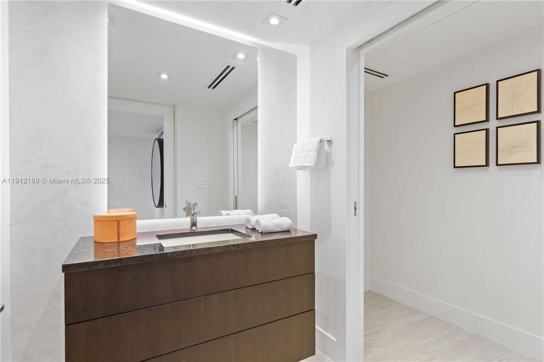 For Sale: $5,900,000 (5 beds, 6 baths, 5736 Square Feet)