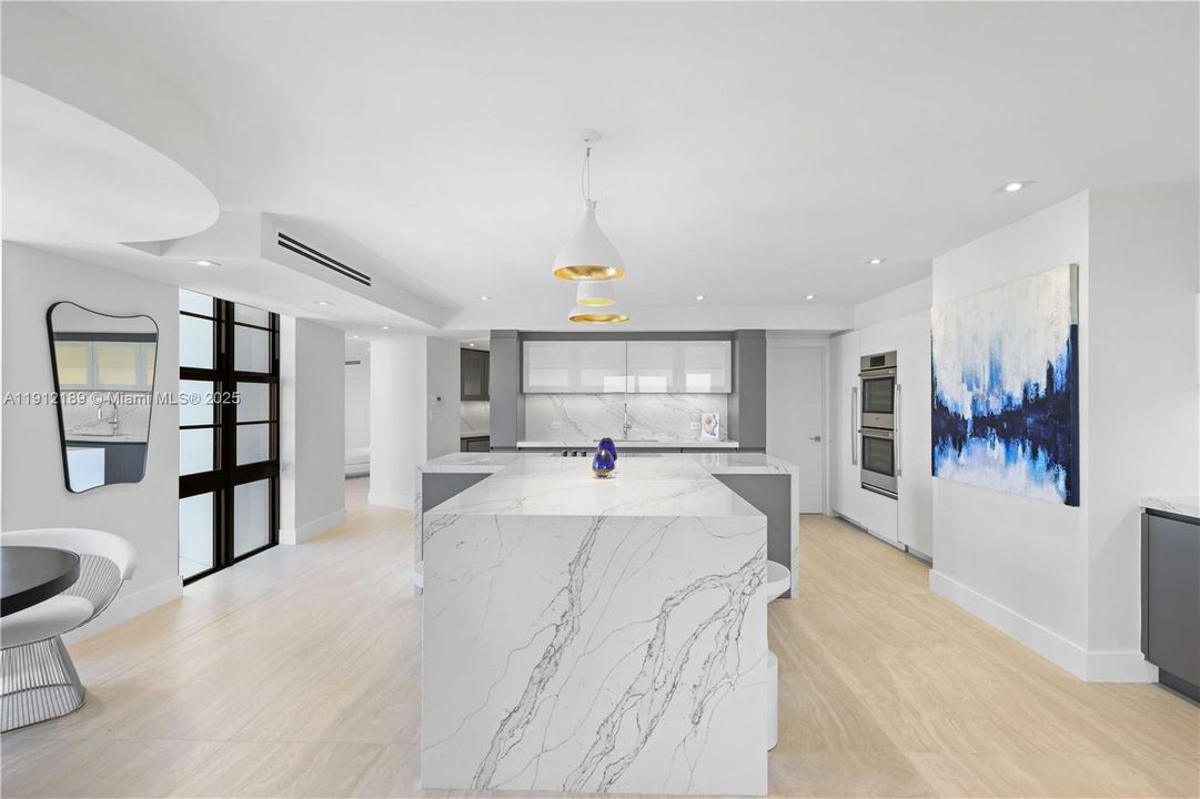 For Sale: $5,900,000 (5 beds, 6 baths, 5736 Square Feet)