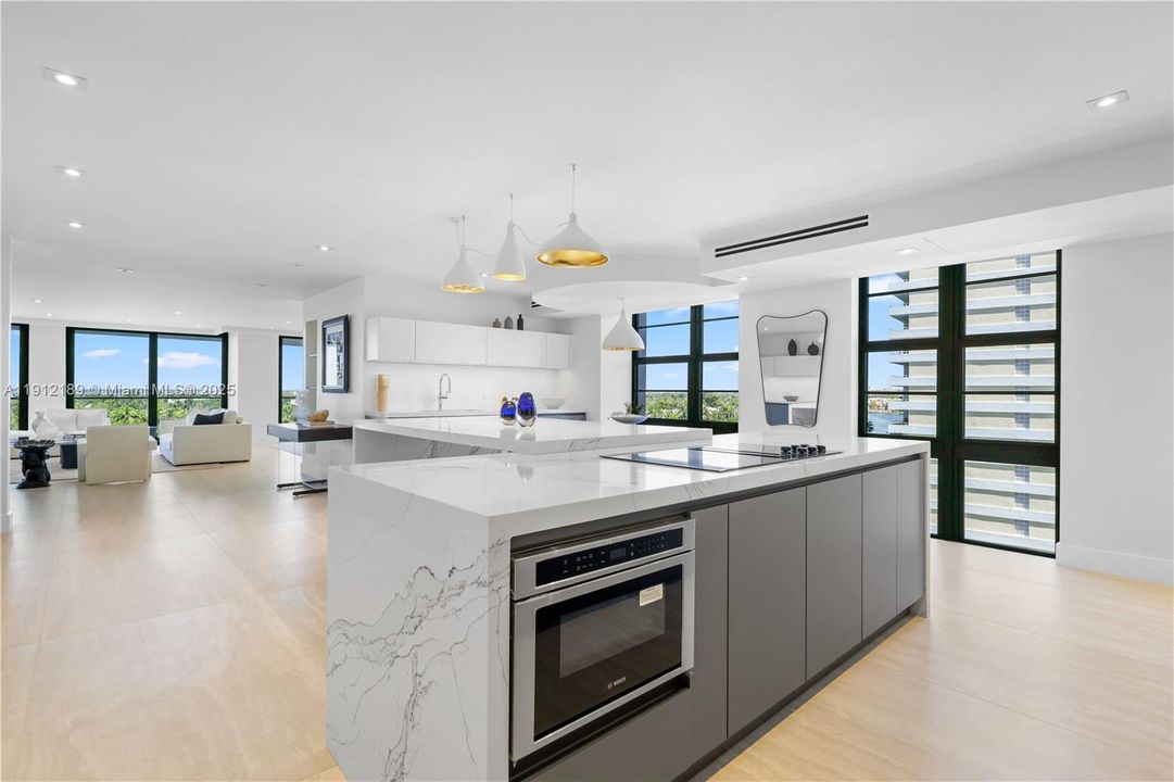 For Sale: $5,900,000 (5 beds, 6 baths, 5736 Square Feet)