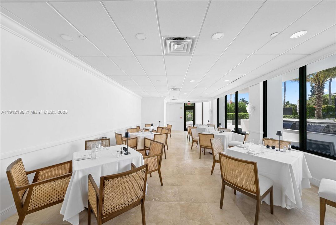 For Sale: $5,900,000 (5 beds, 6 baths, 5736 Square Feet)