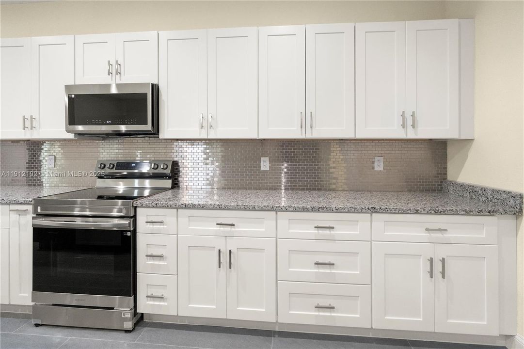 待售: $409,000 (3 贝兹, 3 浴室, 1792 平方英尺)