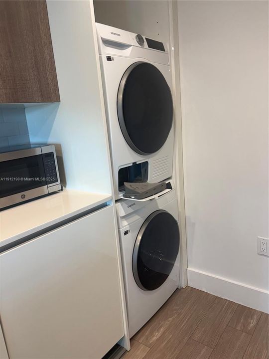 На продажу: $690,000 (2 спален, 2 ванн, 1195 Квадратных фут)