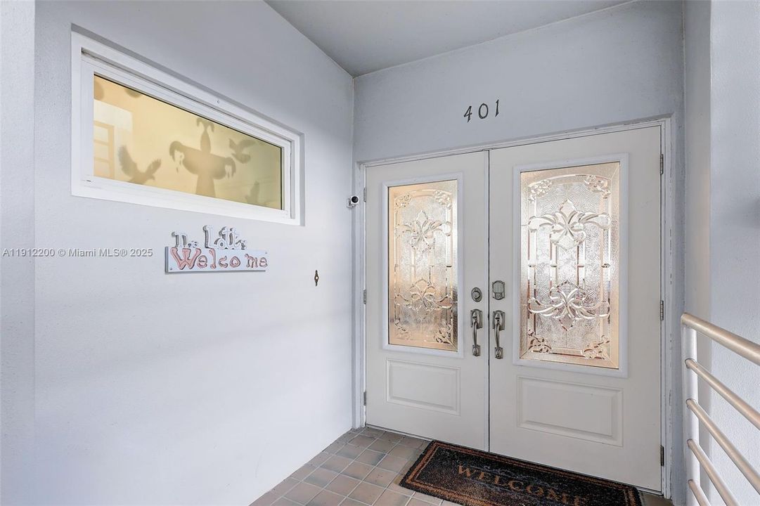 For Sale: $949,000 (3 beds, 2 baths, 2400 Square Feet)