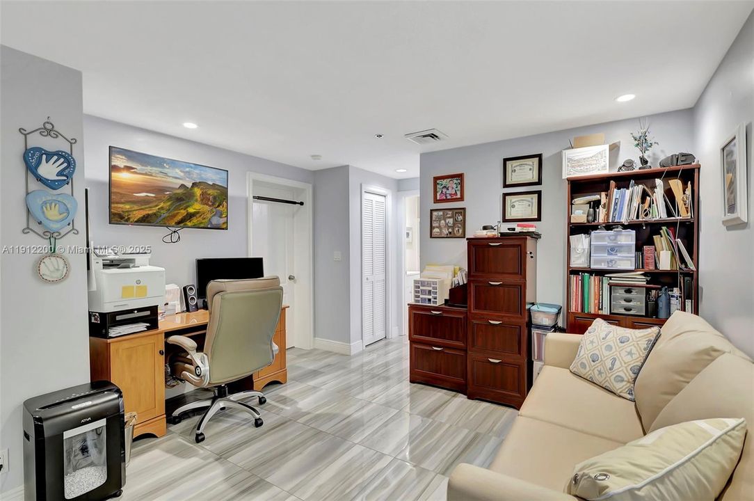 For Sale: $949,000 (3 beds, 2 baths, 2400 Square Feet)