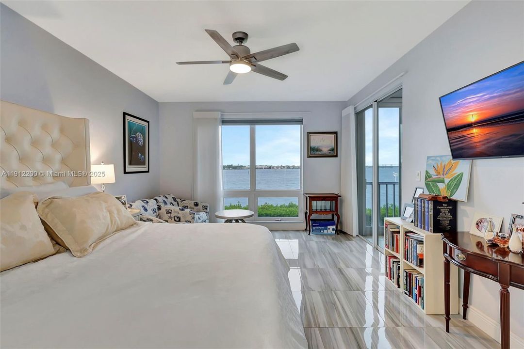 For Sale: $949,000 (3 beds, 2 baths, 2400 Square Feet)