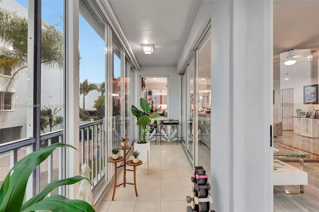 For Sale: $949,000 (3 beds, 2 baths, 2400 Square Feet)