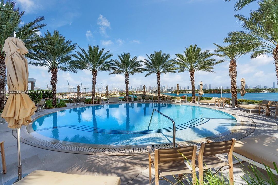 На продажу: $3,988,888 (2 спален, 3 ванн, 2158 Квадратных фут)