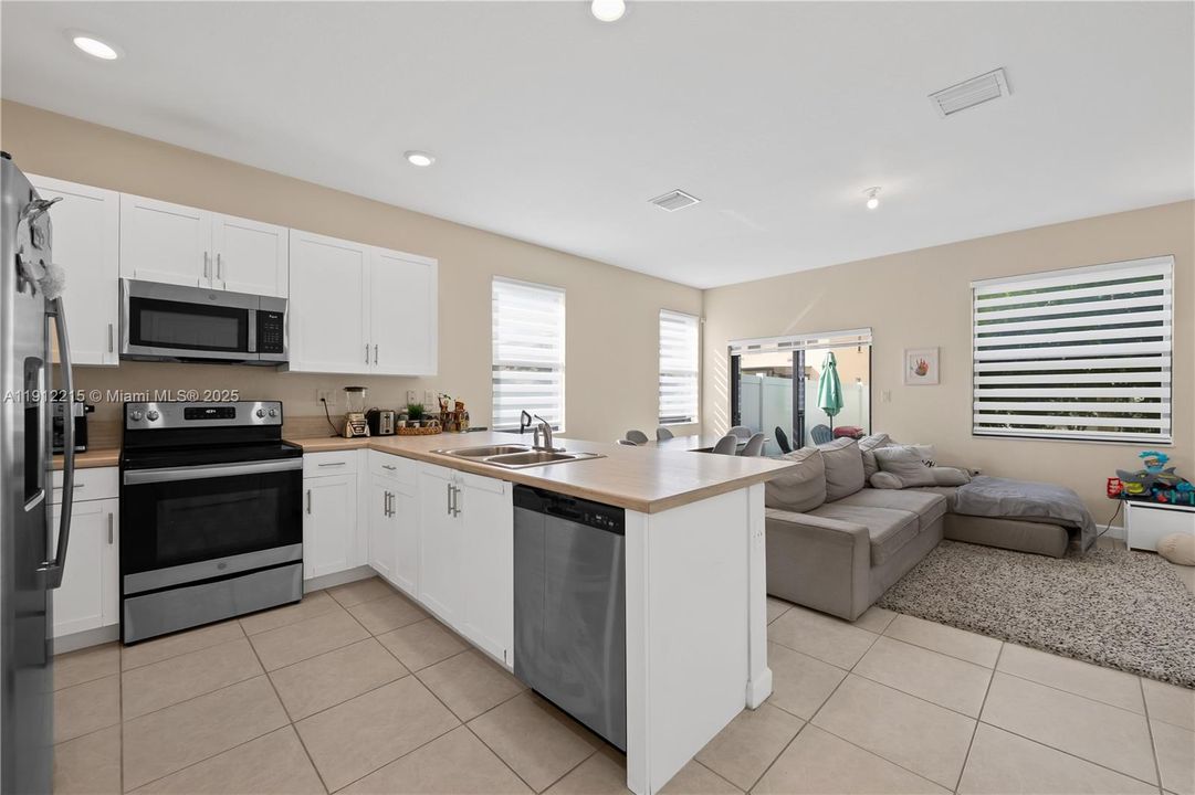 For Sale: $510,000 (3 beds, 2 baths, 1540 Square Feet)