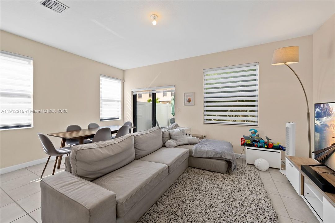 For Sale: $510,000 (3 beds, 2 baths, 1540 Square Feet)