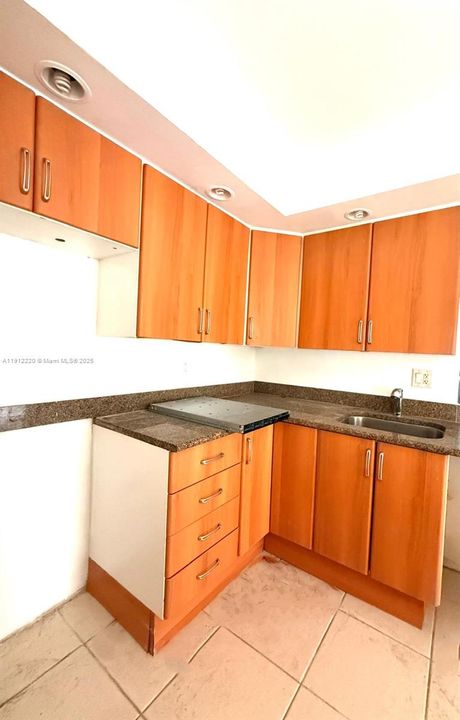 На продажу: $149,000 (1 спален, 1 ванн, 898 Квадратных фут)