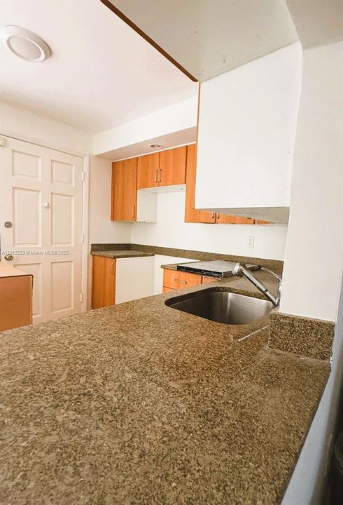 На продажу: $149,000 (1 спален, 1 ванн, 898 Квадратных фут)