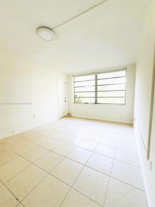 На продажу: $149,000 (1 спален, 1 ванн, 898 Квадратных фут)