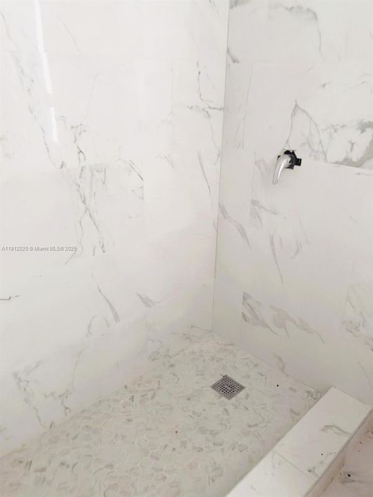 На продажу: $149,000 (1 спален, 1 ванн, 898 Квадратных фут)