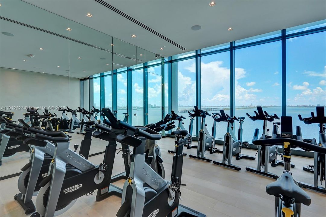 Active With Contract: $7,950 (3 beds, 3 baths, 1526 Square Feet)