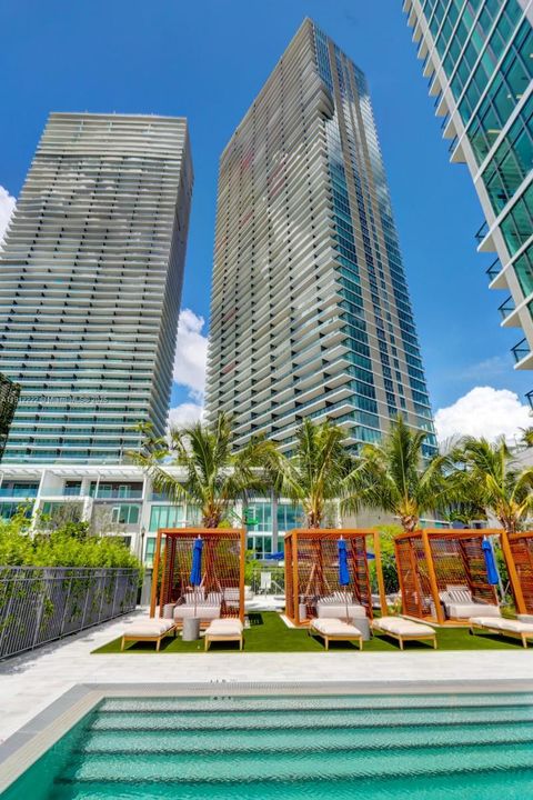 Active With Contract: $7,950 (3 beds, 3 baths, 1526 Square Feet)