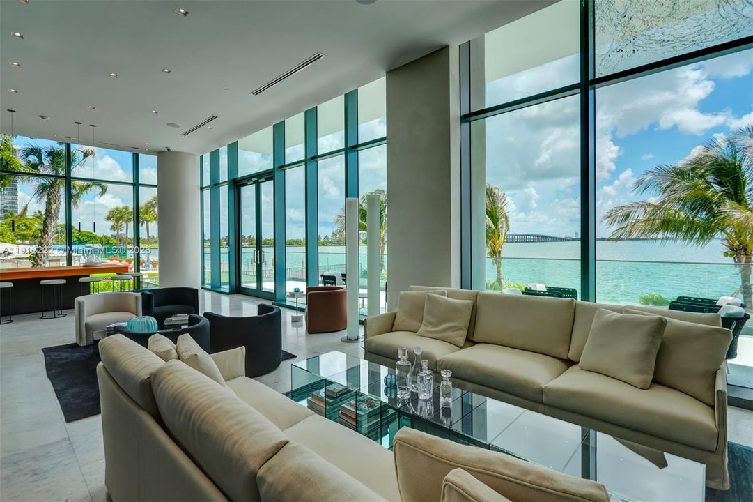 Active With Contract: $7,950 (3 beds, 3 baths, 1526 Square Feet)