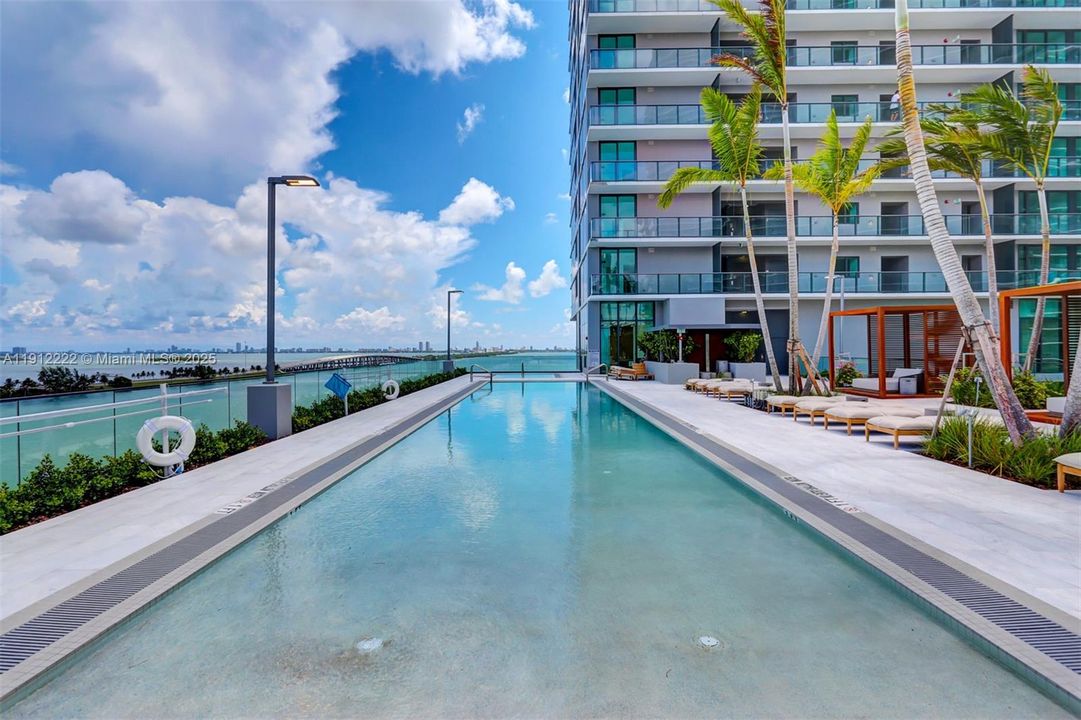 Active With Contract: $7,950 (3 beds, 3 baths, 1526 Square Feet)