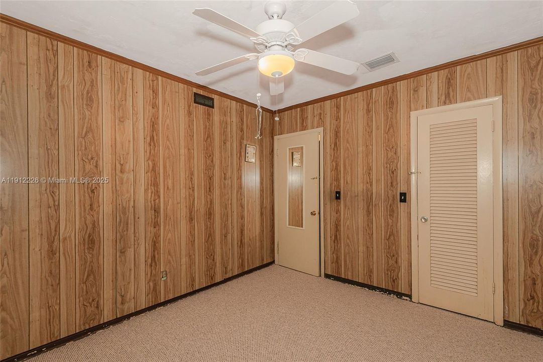 En Venta: $639,000 (4 camas, 3 baños, 2122 Pies cuadrados)