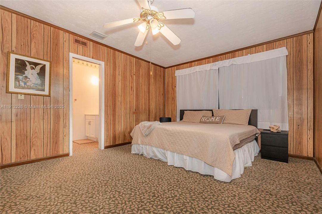 En Venta: $639,000 (4 camas, 3 baños, 2122 Pies cuadrados)