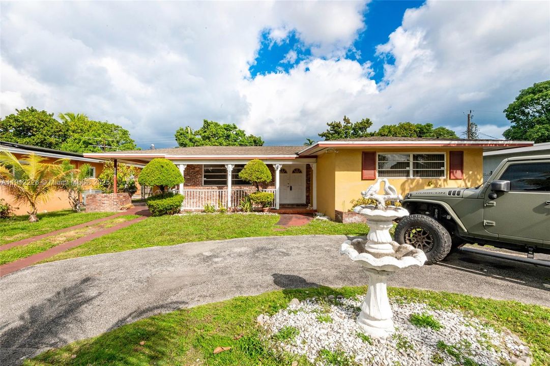 En Venta: $639,000 (4 camas, 3 baños, 2122 Pies cuadrados)