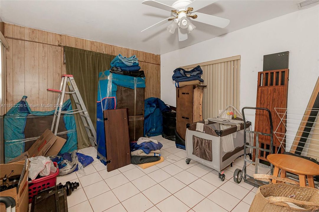 En Venta: $639,000 (4 camas, 3 baños, 2122 Pies cuadrados)