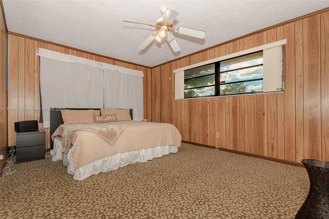 En Venta: $639,000 (4 camas, 3 baños, 2122 Pies cuadrados)