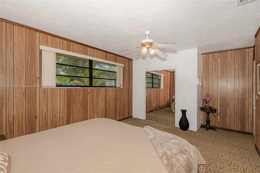 En Venta: $639,000 (4 camas, 3 baños, 2122 Pies cuadrados)