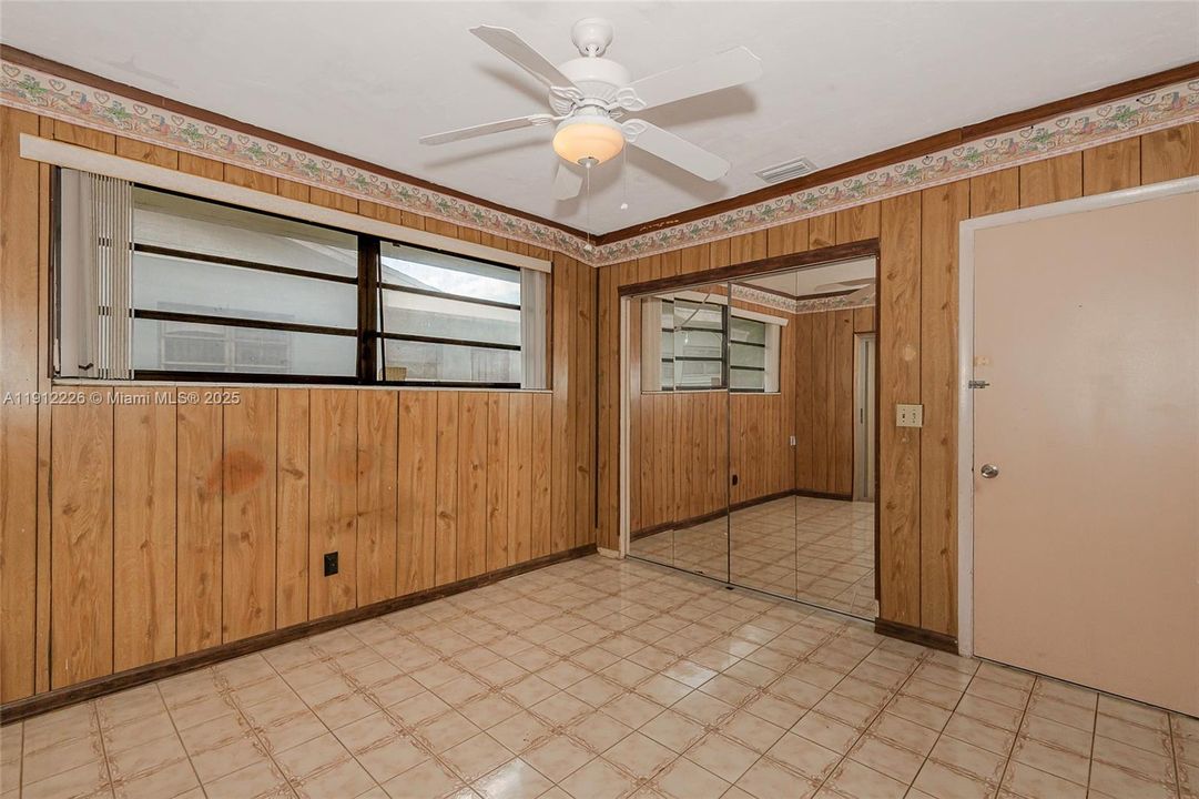 En Venta: $639,000 (4 camas, 3 baños, 2122 Pies cuadrados)